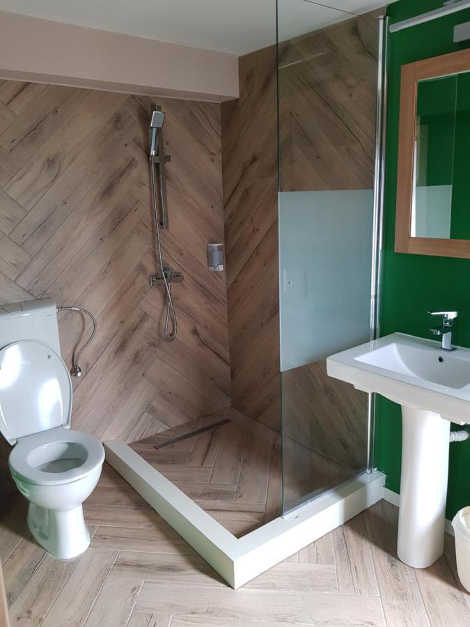 Cameră dublă sau twin cu baie privată